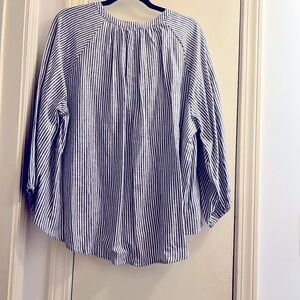 two piece Linen pants and top.  Navy blue and white size Large.